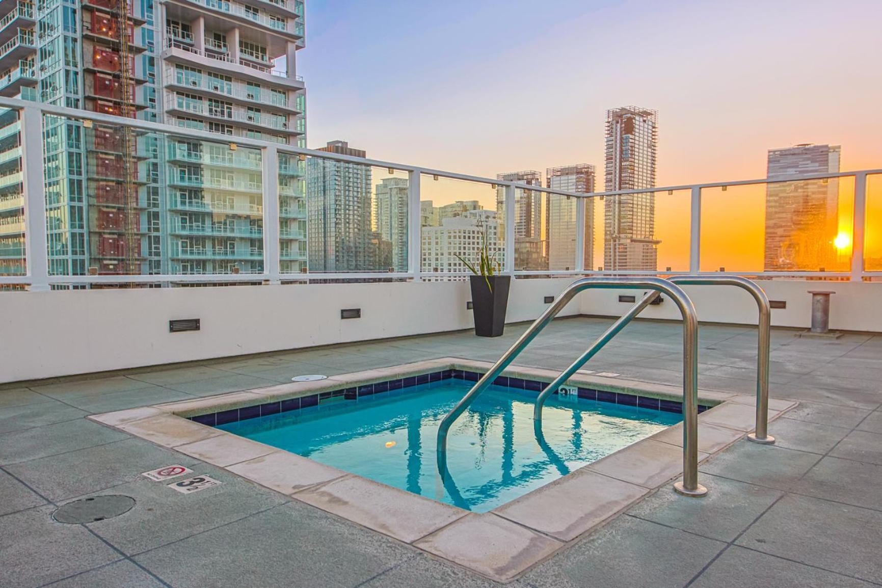 Stunning 1 Bdr 1 Bth, Pool, Jacuzzi Apartment Los Angeles Luaran gambar